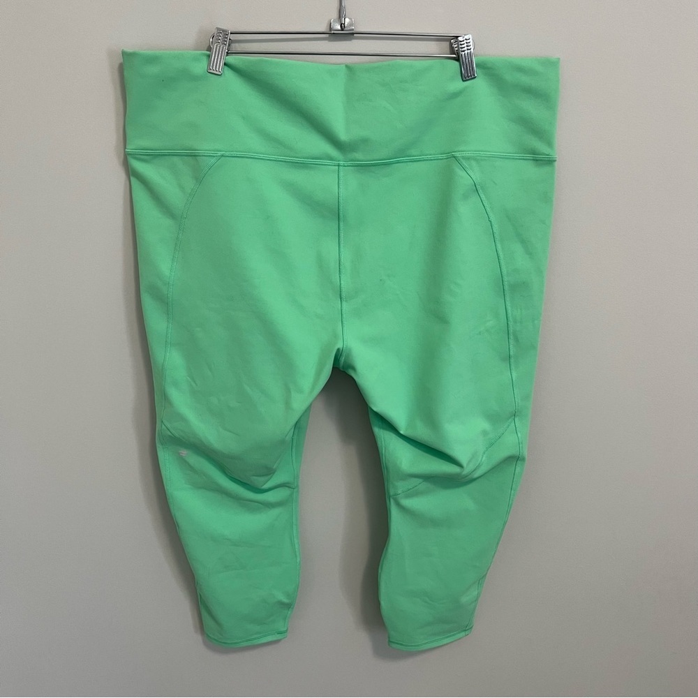 NWT Fabletics Power Hold High Waist Capri Leggings  Mint Green - Picture 4 of 11
